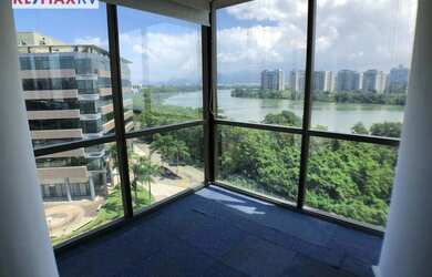 Imagem: O depósito possui 5 Vagas na garagem, 404m² de Área e está