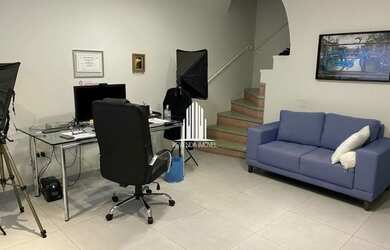 Imagem 2: Casa com 4 Quartos e 6 banheiros à Venda, 300 m² por R$ 2.200.000