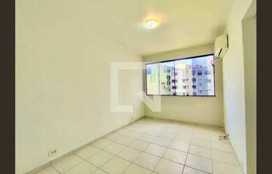 Imagem: O apartamento e possui 1 Dormitório, Suítes, 1 Banheiro