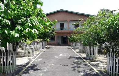 Imagem: A casa possui 5 Dormitórios, 5 Vagas na garagem e está localizado