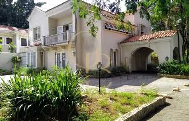 Imagem: O depósito possui 5 Vagas na garagem e 354m² de Área e está