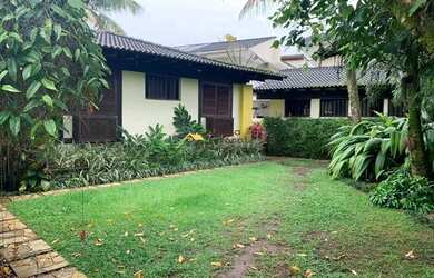 Imagem: A casa possui 4 Dormitórios, 1 Banheiro, 3 Vagas na garagem