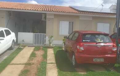 Imagem: A casa em condomínio possui 3 Dormitórios, 2 Banheiros, 2