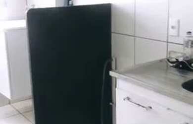 Imagem: O apartamento possui 2 Dormitórios, 1 Banheiro, 1 Vaga na garagem