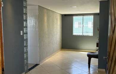 Imagem: O apartamento possui 3 Dormitórios, 1 Banheiro, 1 Vaga na garagem