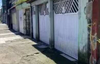 Imagem: A casa possui 2 Dormitórios, 3 Banheiros, 2 Vagas na garagem