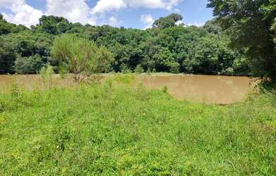 Imagem: A chácara possui 12.100m² de Área e está localizado em