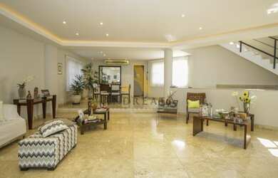 Imagem: A casa em condomínio possui 4 Dormitórios, 5 Banheiros, 5