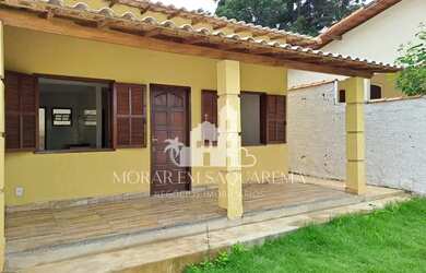 Imagem: A casa possui 2 Dormitórios, 2 Banheiros, 2 Vagas na garagem