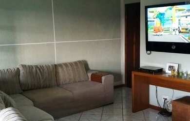 Imagem: A casa possui 3 Dormitórios, 3 Banheiros, 3 Vagas na garagem