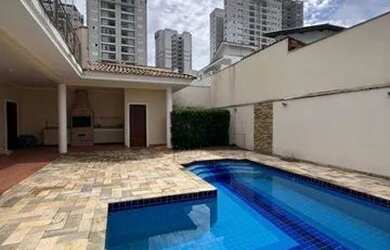 Imagem: A casa em condomínio possui 5 Dormitórios, 5 Banheiros, 4