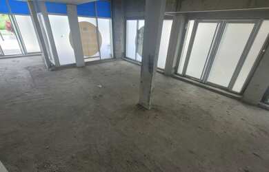 Imagem: O depósito possui 5 Vagas na garagem, 431m² de Área e está