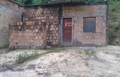 Imagem: A casa possui 2 Dormitórios, 1 Banheiro, 1 Vaga na garagem