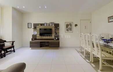 Imagem: O apartamento possui 4 Dormitórios, 3 Banheiros, 1 Vaga na