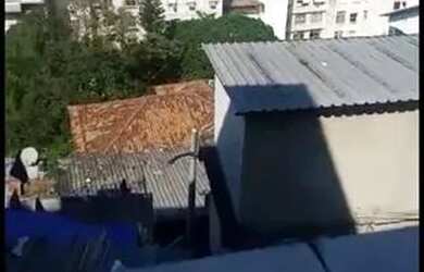 Imagem: A kitnet possui 4 Dormitórios, 2 Banheiros, 80m² de Área