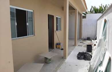 Imagem: A casa possui 1 Dormitório, 1 Banheiro, 1 Vaga na garagem