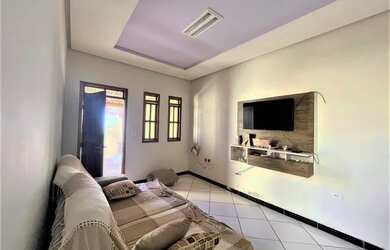 Imagem: A casa possui 2 Dormitórios, 1 Banheiro, 1 Vaga na garagem