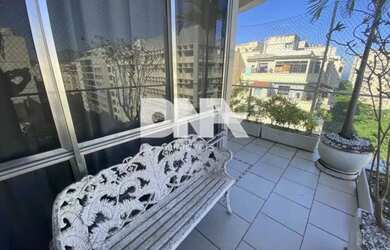 Imagem: O apartamento possui 4 Dormitórios, 5 Banheiros, 1 Vaga na