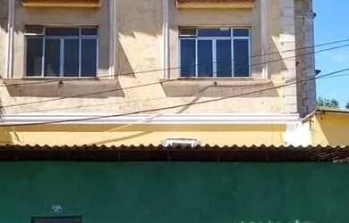 Imagem: A casa possui 4 Dormitórios, 2 Banheiros, 1 Vaga na garagem