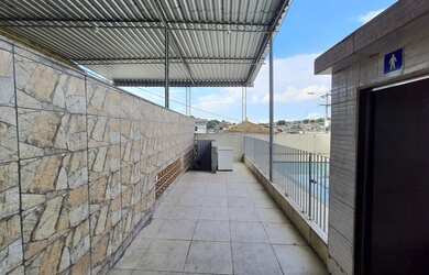 Imagem 6: Casa frente de rua e independente com 3 quartos e 3 vagas Próx Igreja...