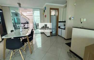 Imagem: A casa possui 3 Dormitórios, 3 Banheiros, 3 Vagas na garagem