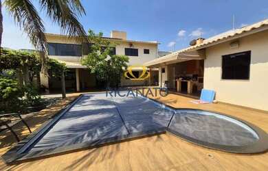 Imagem: A casa possui 3 Dormitórios, 2 Banheiros e 319m² de Área