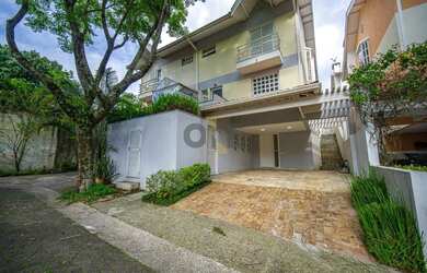 Imagem: A casa em condomínio possui 3 Dormitórios, 3 Banheiros, 4