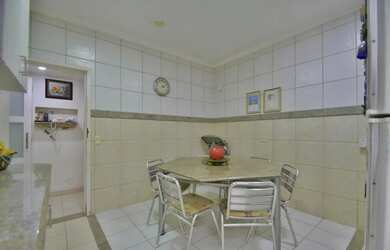 Imagem 11: APARTAMENTO À VENDA - 246m2 - 5 quartos/2 suítes - vazado - SQS 114...