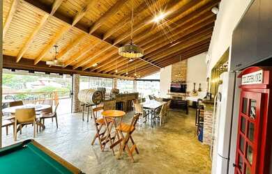 Imagem 2: Casa de condomínio para venda tem 700 metros quadrados com 5 quartos