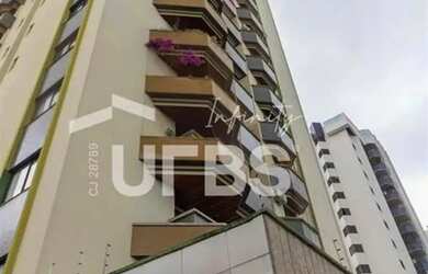 Imagem: O apartamento possui 5 Dormitórios, 5 Banheiros, 3 Vagas na