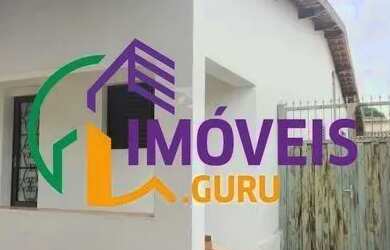 Imagem: A casa possui 3 Dormitórios, 1 Banheiro, 3 Vagas na garagem