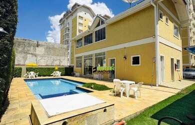 Imagem: O apartamento possui 2 Dormitórios, 2 Banheiros, 2 Vagas na