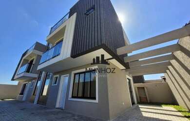 Imagem: A casa possui 3 Dormitórios, 4 Banheiros, 1 Vaga na garagem