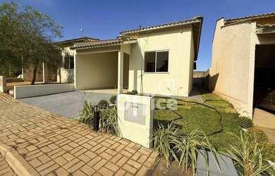 Imagem: A casa em condomínio possui 2 Dormitórios, 1 Banheiro, 2 Vagas