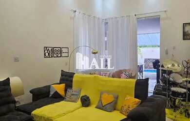 Imagem: A casa em condomínio possui 3 Dormitórios, 4 Banheiros, 2