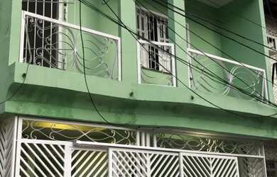 Imagem: A casa possui 2 Dormitórios, 3 Banheiros, 1 Vaga na garagem