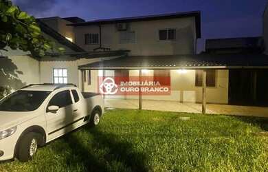 Imagem: A casa possui 2 Dormitórios, 1 Banheiro, 1 Vaga na garagem
