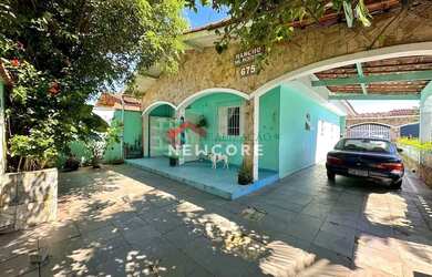 Imagem: A casa possui 2 Dormitórios, 1 Banheiro, 5 Vagas na garagem