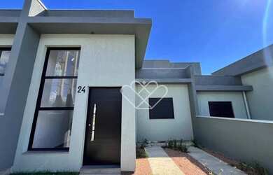 Imagem: A casa possui 2 Dormitórios, 1 Banheiro, 1 Vaga na garagem