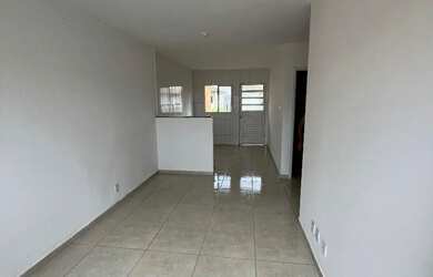 Imagem: A casa possui 2 Dormitórios, 1 Banheiro, 3 Vagas na garagem