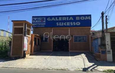 Imagem: O depósito possui 3 Vagas na garagem, 208m² de Área e está