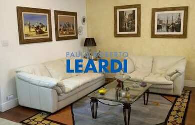 Imagem: A casa possui 3 Dormitórios, 3 Banheiros, 3 Vagas na garagem