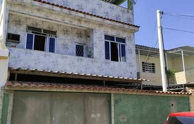 Imagem: A casa possui 3 Dormitórios, 3 Banheiros, 1 Vaga na garagem