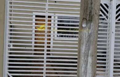 Imagem: A casa possui 2 Dormitórios, 1 Banheiro, 1 Vaga na garagem