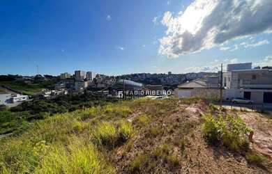 Imagem: O terreno possui 319m² de Área e está localizado em Quintas