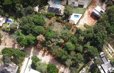 Imagem: O terreno possui 1.147m² de Área e está localizado em Vale