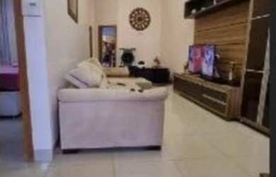 Imagem: A casa possui 3 Dormitórios, 2 Banheiros e 1 Vaga na garagem