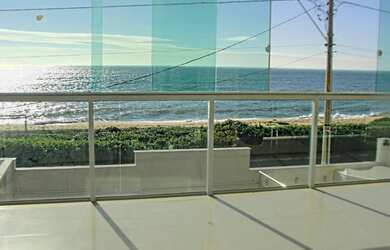 Imagem: A casa possui 4 Dormitórios, 5 Banheiros, 5 Vagas na garagem