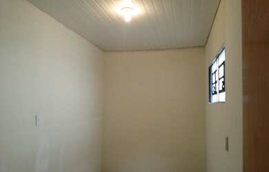 Imagem 2: Qnm 23 fundos 3qts 2 vagas água e luz e ent. separado 800,00 tratar,...