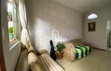 Imagem: O apartamento possui 3 Dormitórios, 1 Banheiro, 1 Vaga na garagem